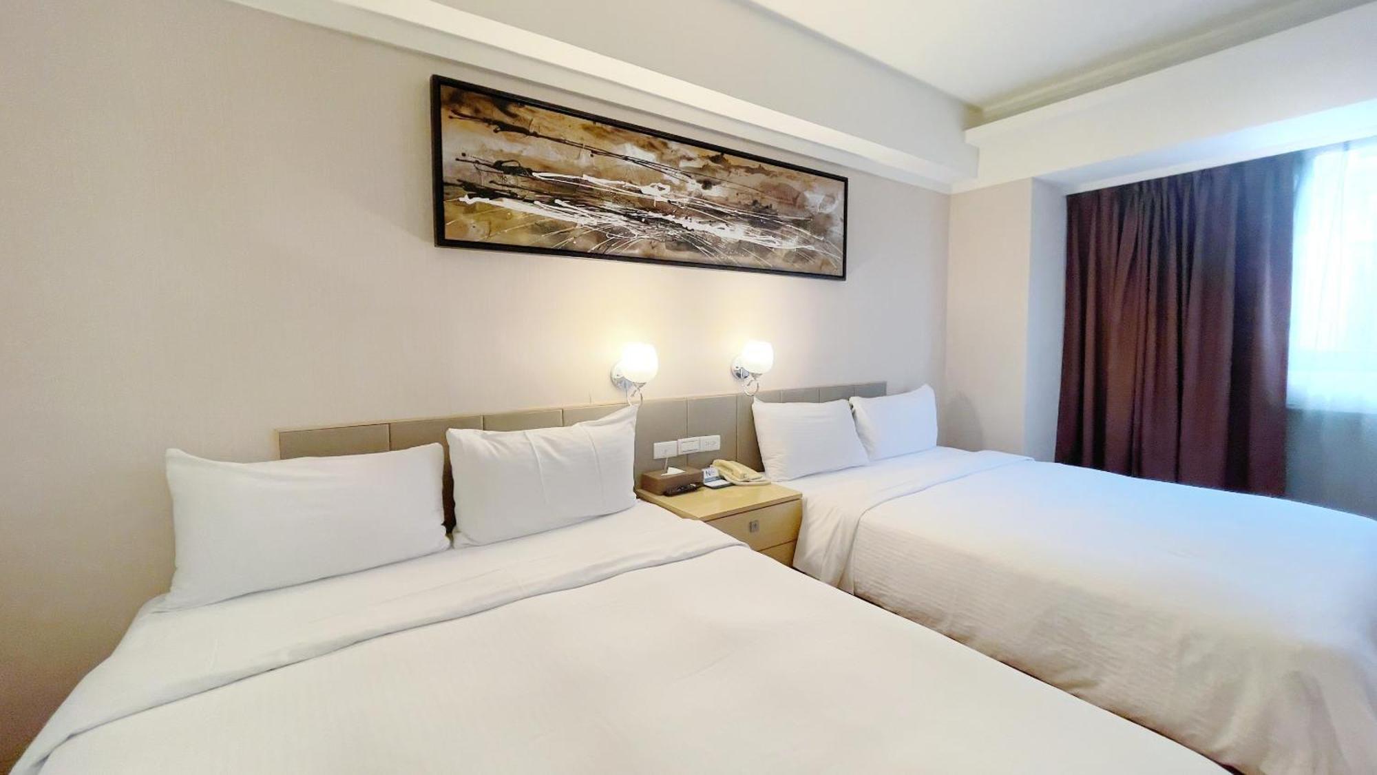 Delton Hotel Каосюн Екстериор снимка