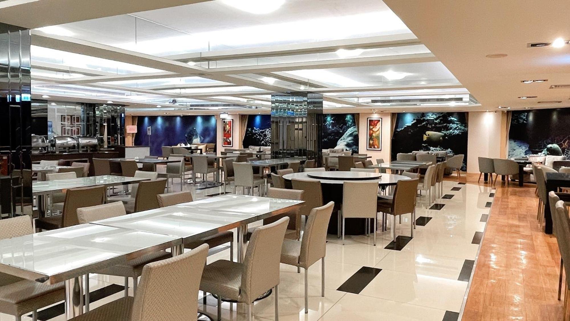 Delton Hotel Каосюн Екстериор снимка